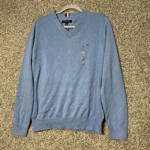 NWT Tommy Hilfiger Essential Cotton V-neck Sweater Size Medium - Picture 4 of 7